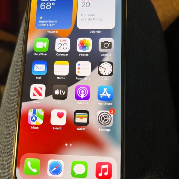 iPhone - Picture 4 of 5